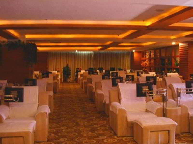 Paco Hotel Guangzhou Chebeinan Metro Branch Exterior foto